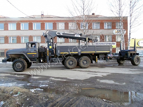 Бурильно-крановая машина на базе Урал 4320 с БКУ HTMI 086, с прицепом роспуском